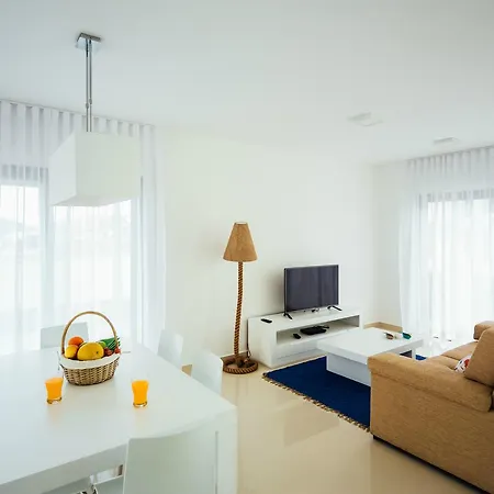 Janelas De Salir Holiday Homes فيلة