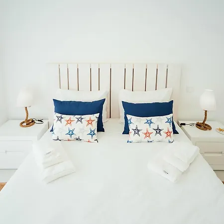 فيلة Janelas De Salir Holiday Homes كالداس دا راينها